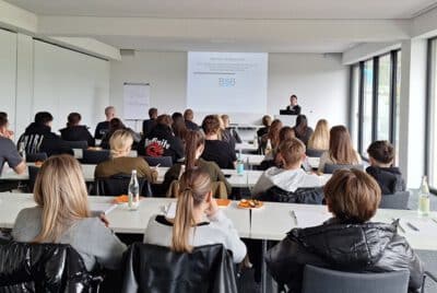 Die Azubiakademie zu Gast im Ludwigsgarten